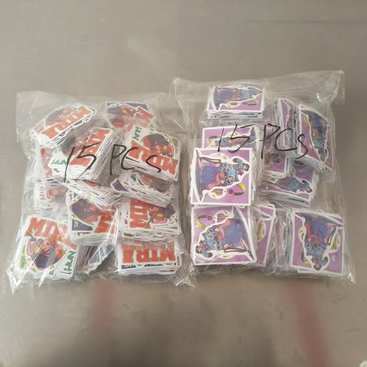 JOJO Pack मधील डाय-कट स्टिकर्सची बॅच वितरित करण्यात आली आहे