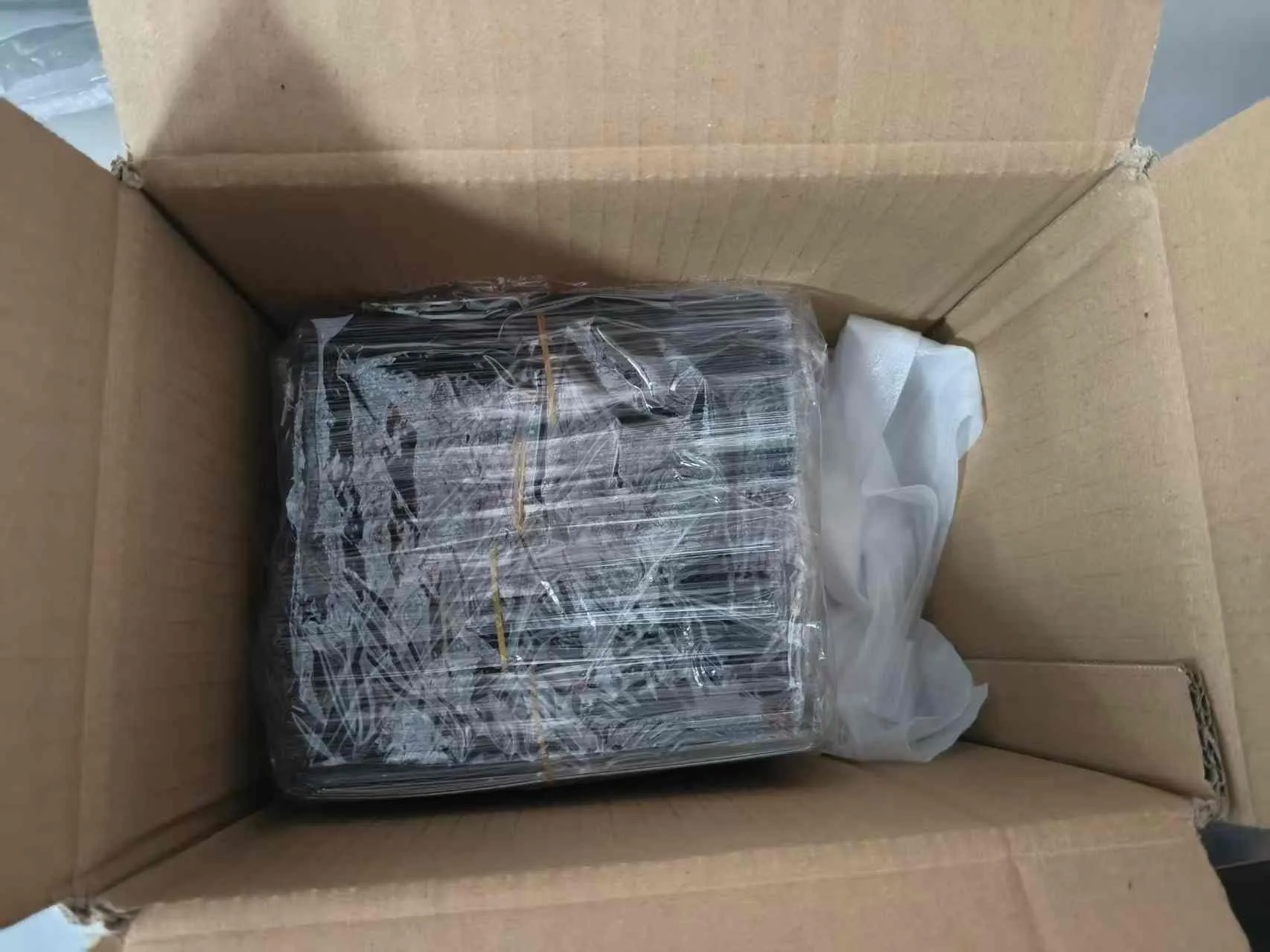 क्रेडिट कार्ड स्किन ऑर्डर पाठवण्यात आली आहे