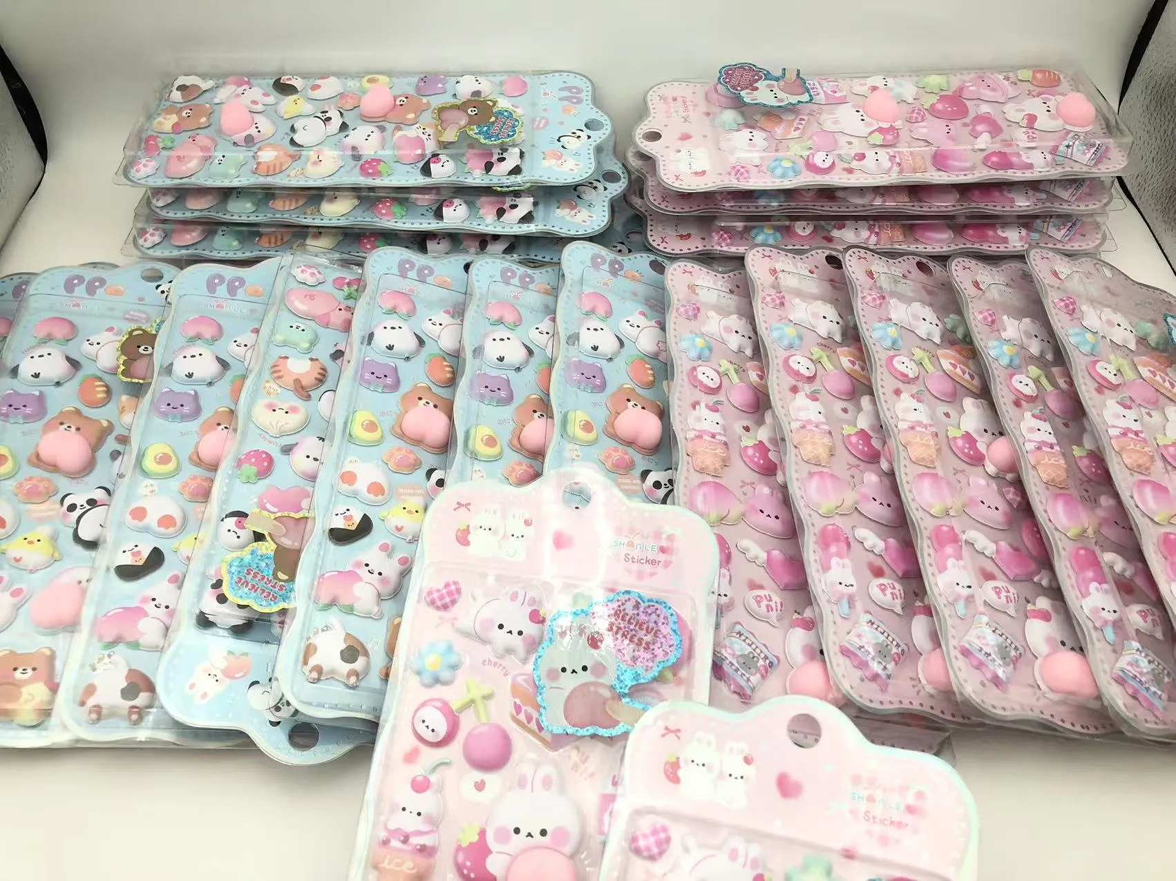 आज जोजो पॅक वरून तणावमुक्ती स्टिकर्सची चांगली बातमी!