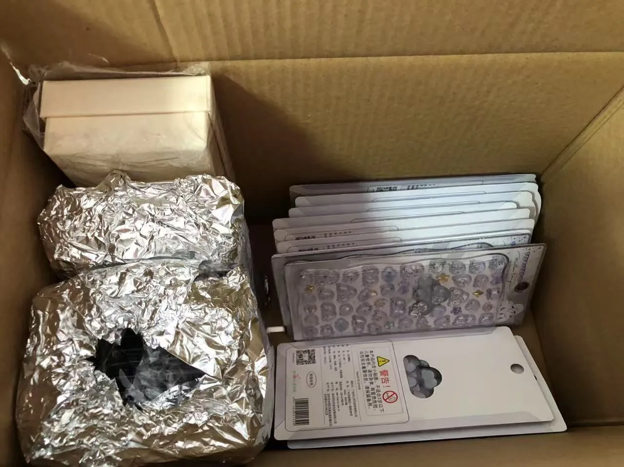 JOJO पॅकचे 3D एम्बॉस्ड इपॉक्सी स्टिकर्स