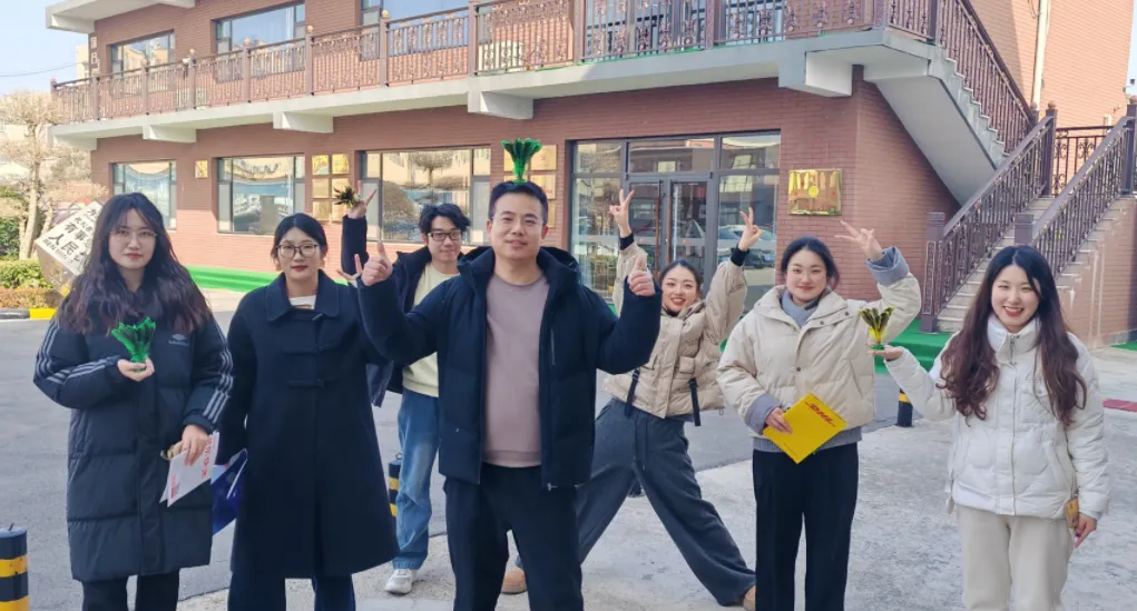 शॉर्ट लंच ब्रेक शटलकॉक फनसह ऑफिसला ऊर्जा देते