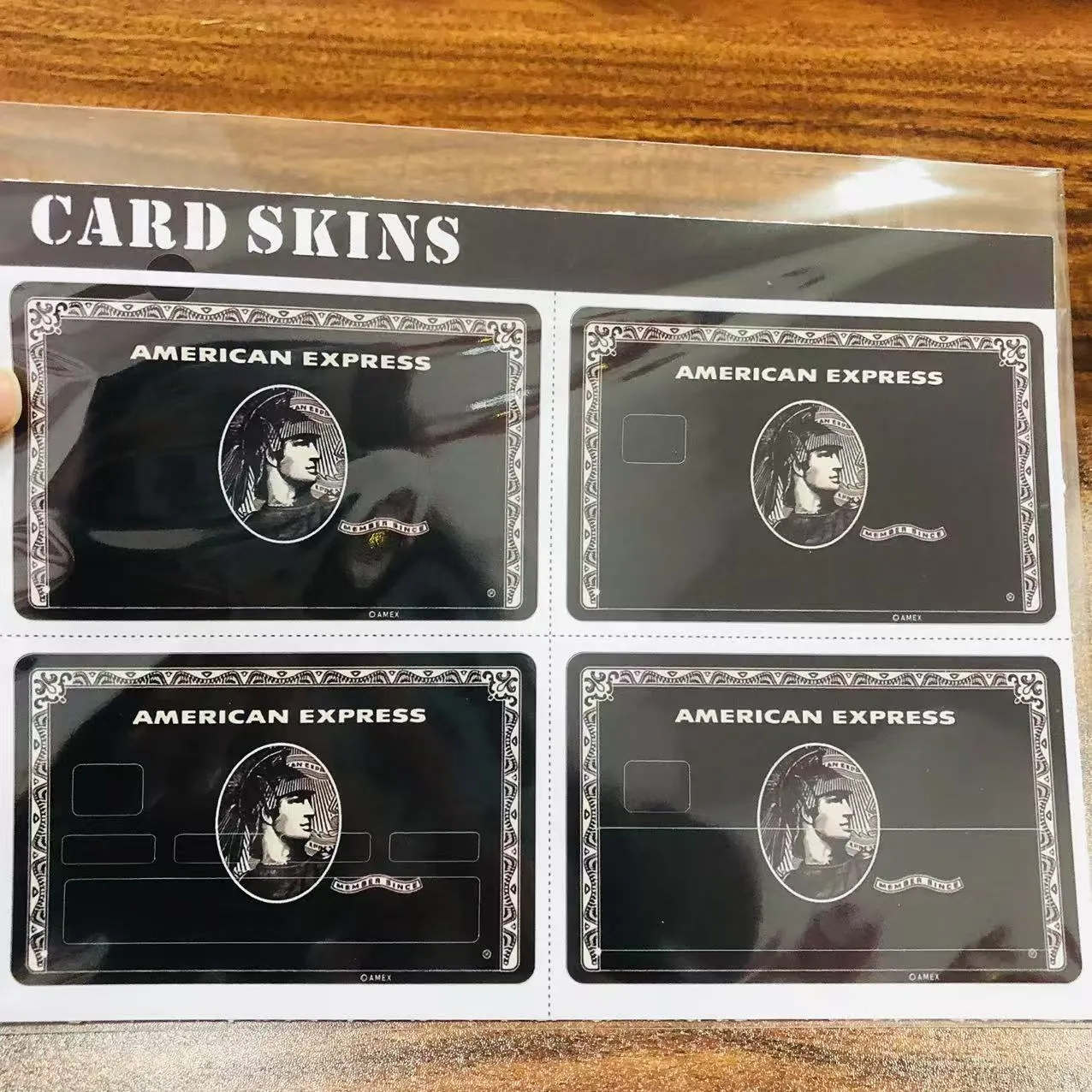 येथे तुम्हाला हवे असलेले क्रेडिट कार्ड स्टिकर्स मिळू शकतात